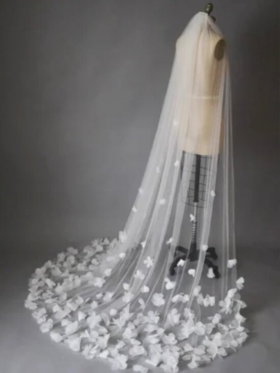 Floral Wedding Veil Chapel Length main image 5
